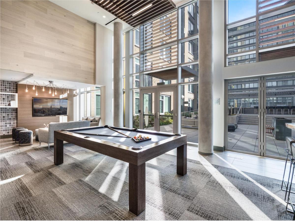 Global Luxury Suites Crystal City Arlington Exteriör bild