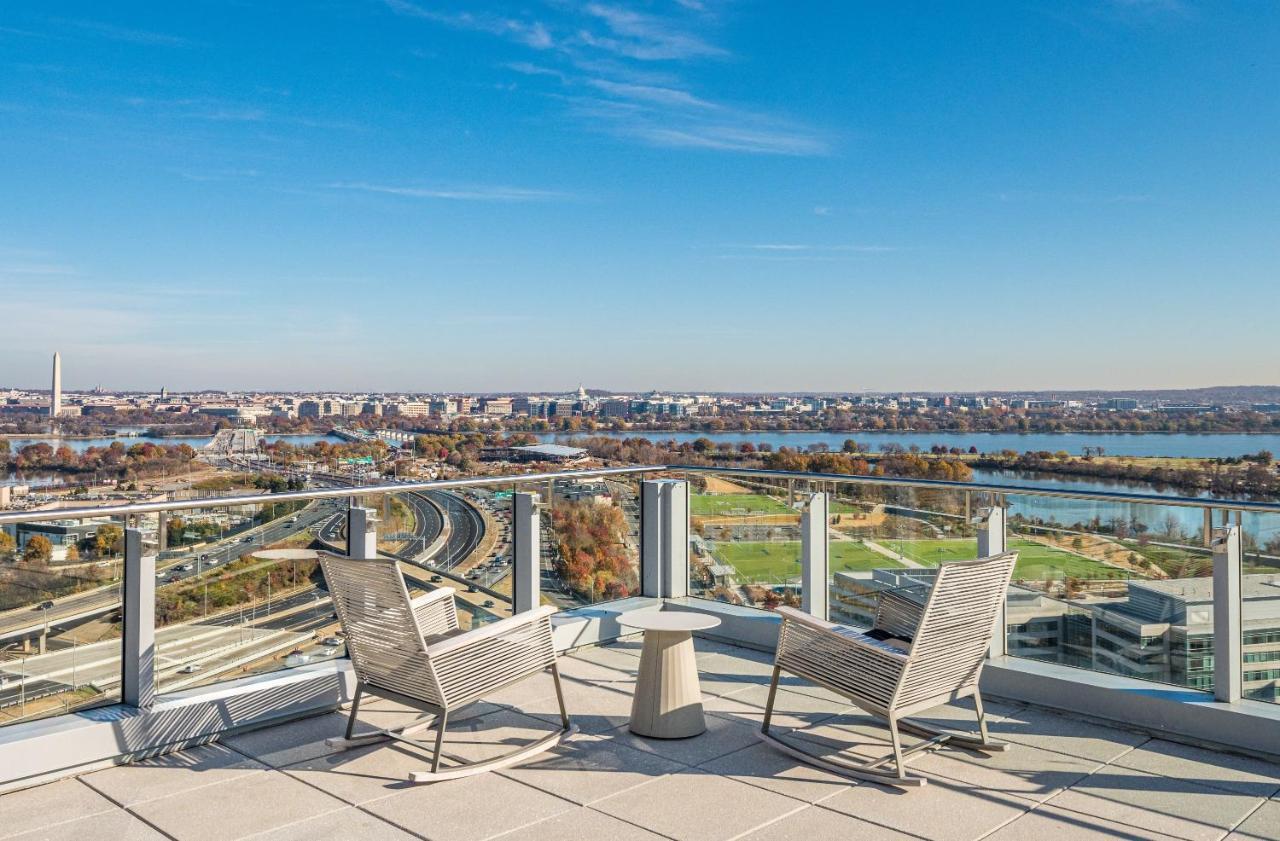 Global Luxury Suites Crystal City Arlington Exteriör bild