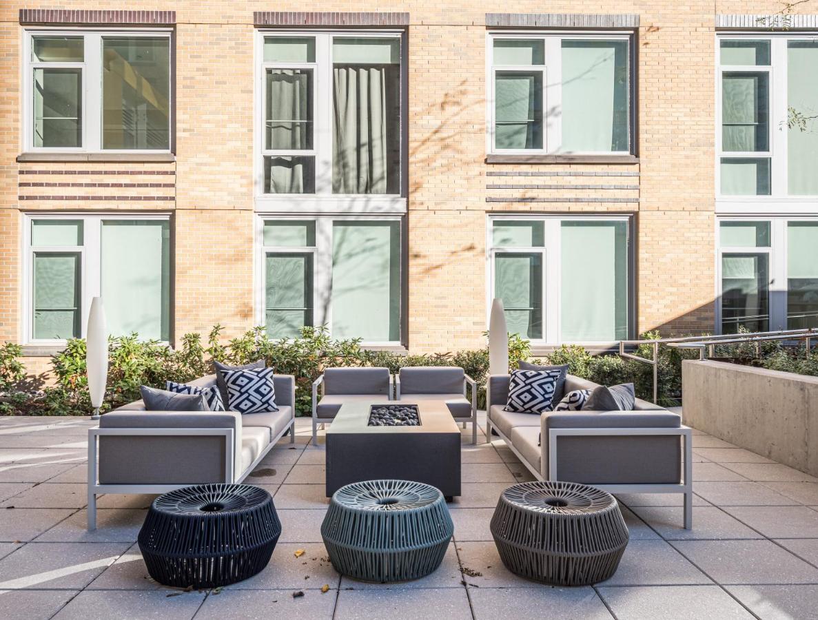 Global Luxury Suites Crystal City Arlington Exteriör bild