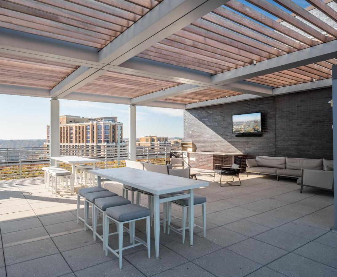 Global Luxury Suites Crystal City Arlington Exteriör bild